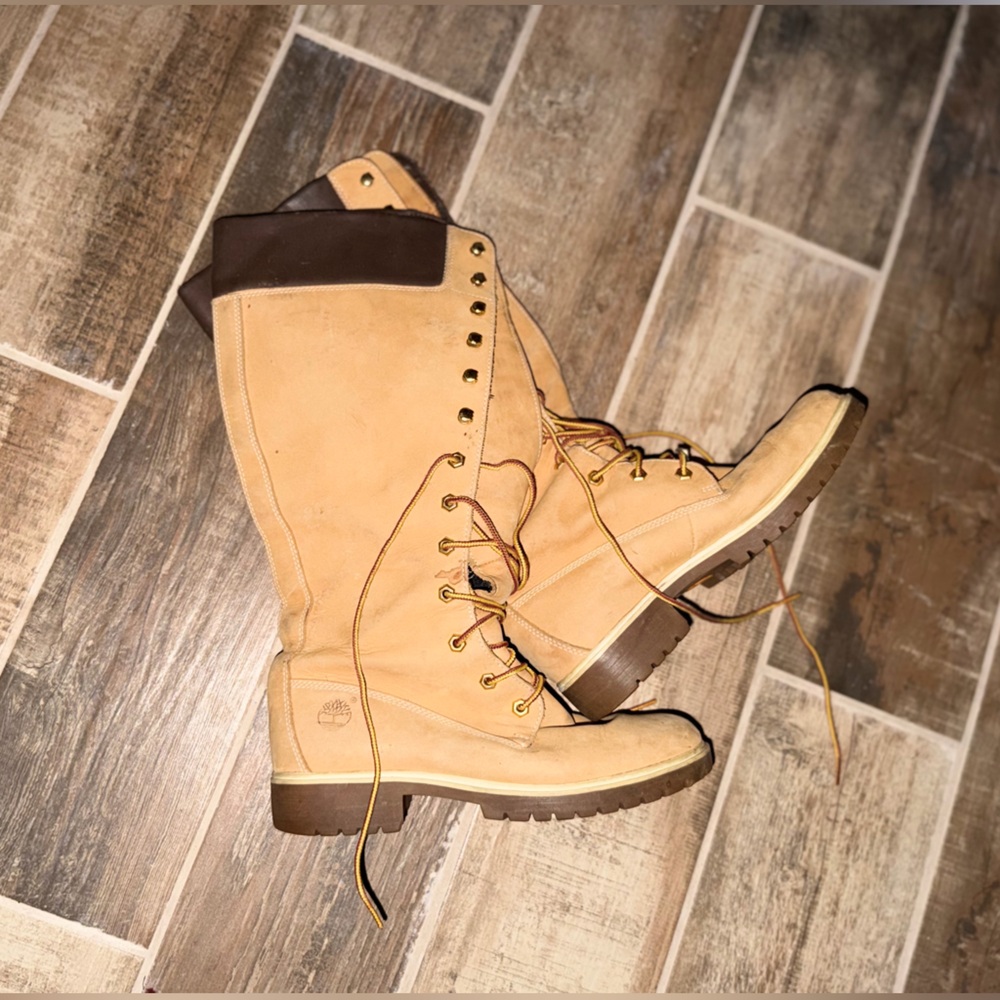 Timberland Women's Tan Lace-Up Leather Boots with Dark Brown Cuff